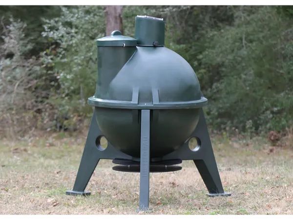 Forager Outdoor Feed Ball 700Lb Feeder (FEEDBALL)